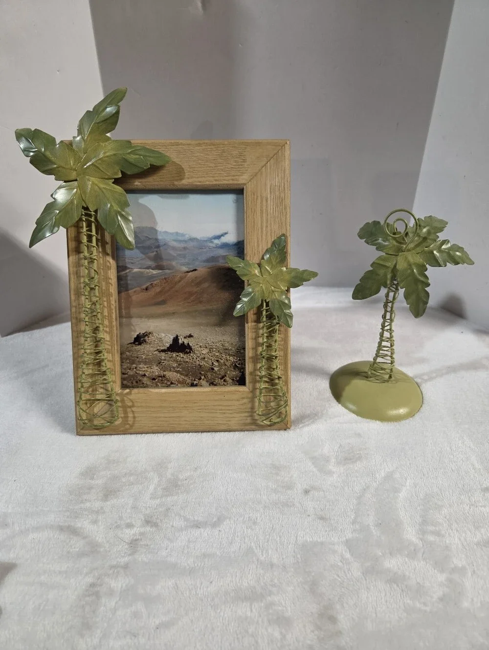 Olive Green Palm Tree Picture Frame with Accent Palm Tree Photo Clip